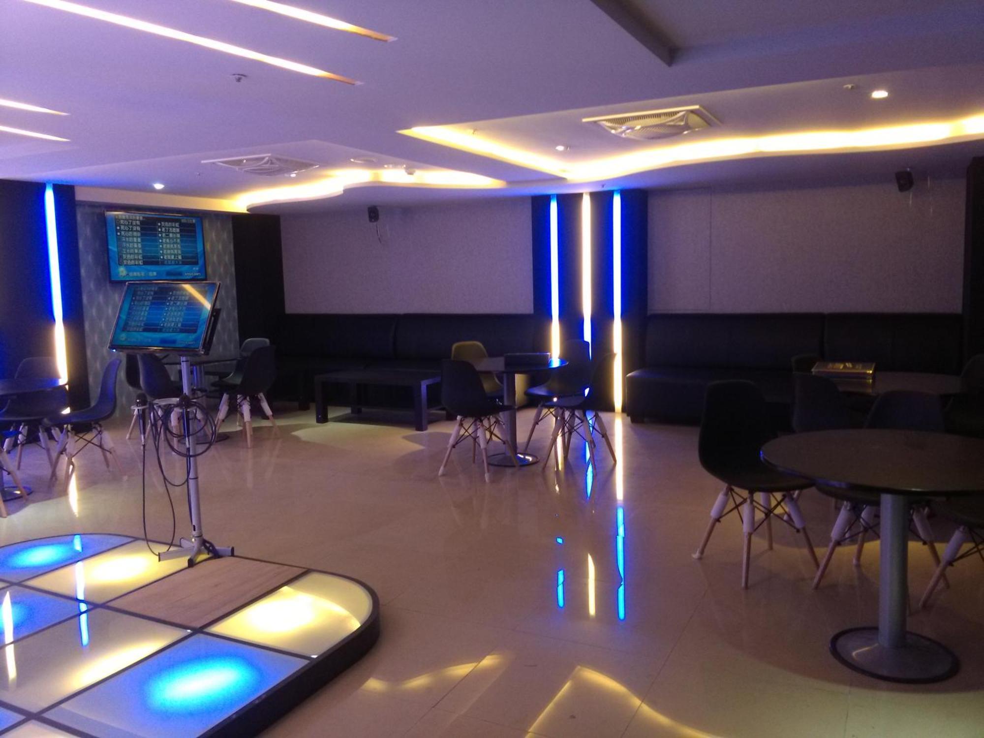 Dengfeng Milan Business Hotel Huwei Екстер'єр фото