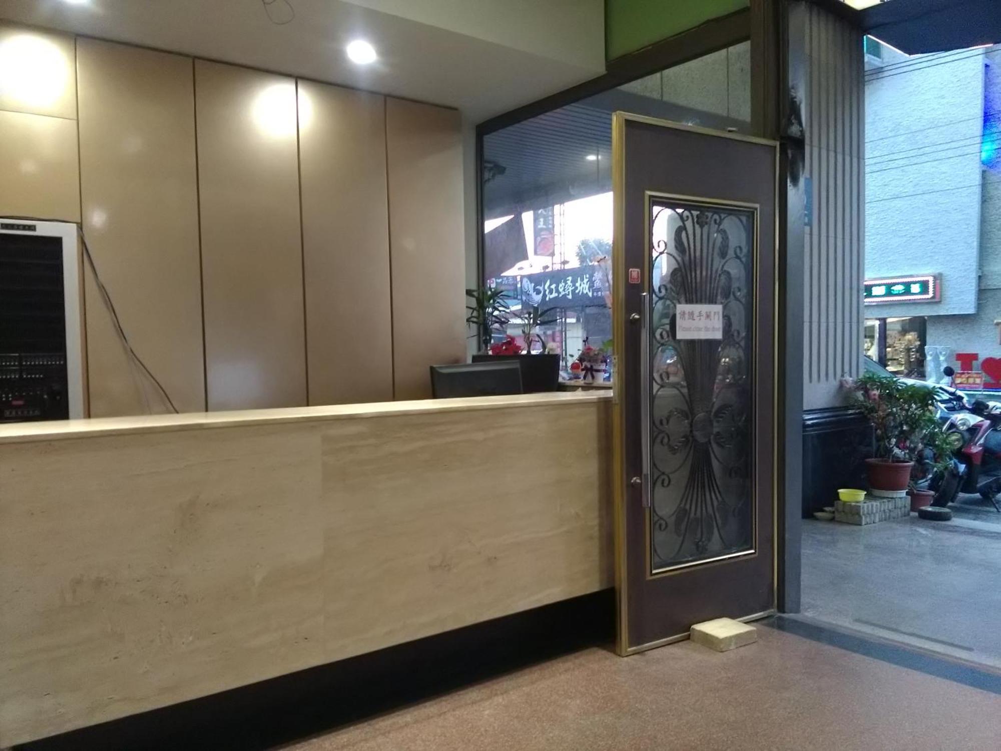 Dengfeng Milan Business Hotel Huwei Екстер'єр фото