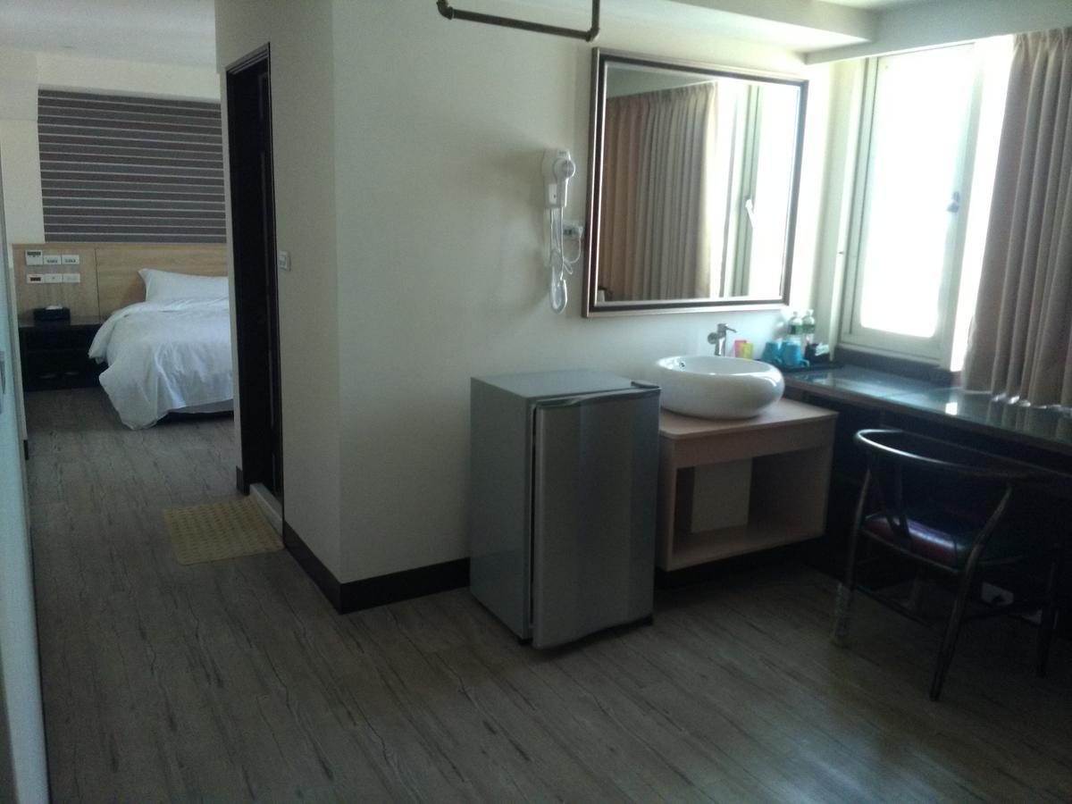 Dengfeng Milan Business Hotel Huwei Екстер'єр фото